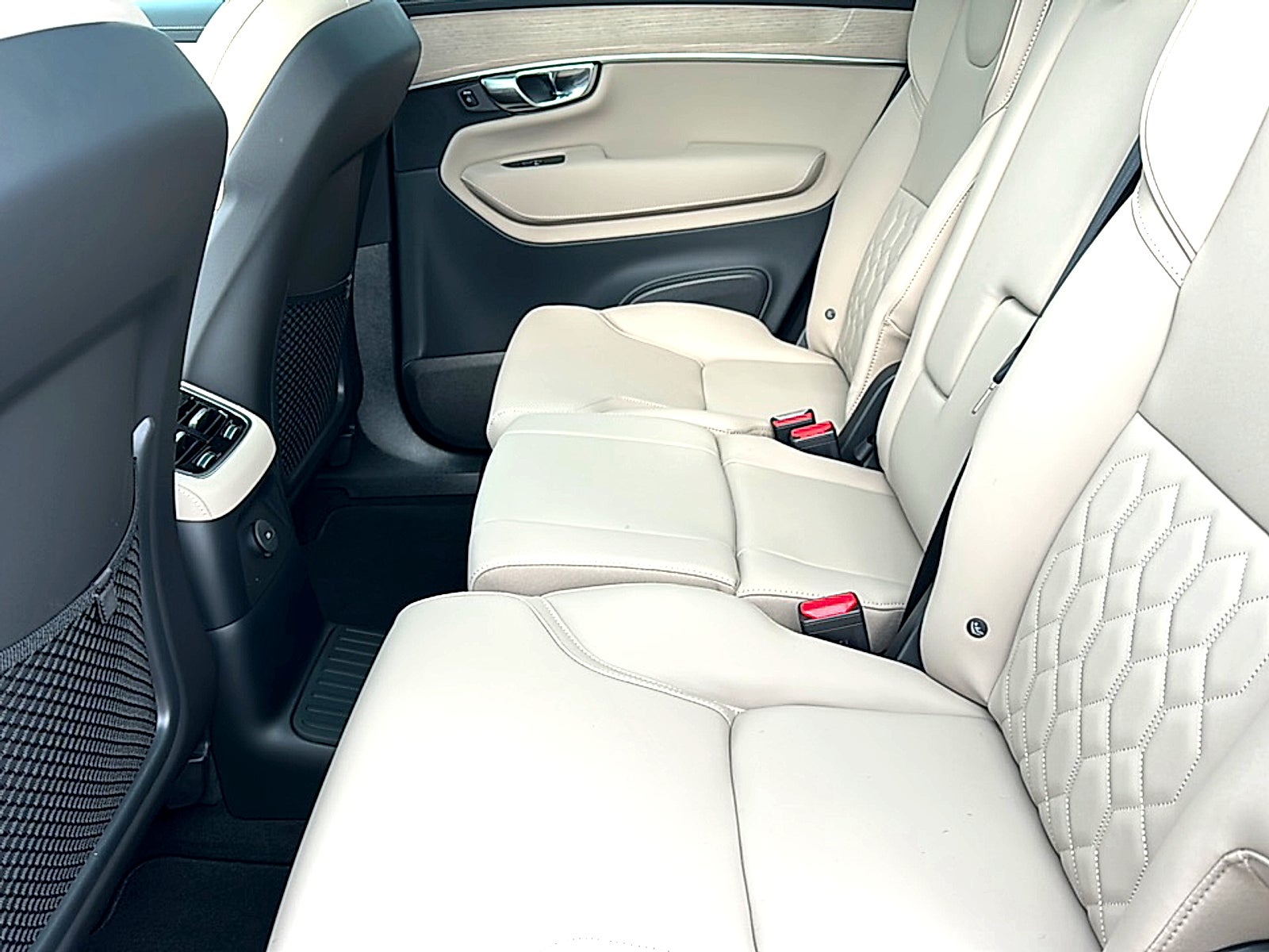 2026 Volvo XC90 Plug-In Hybrid Plus, T8 AWD, Electric/Gasoline, Bright, 7 Seats