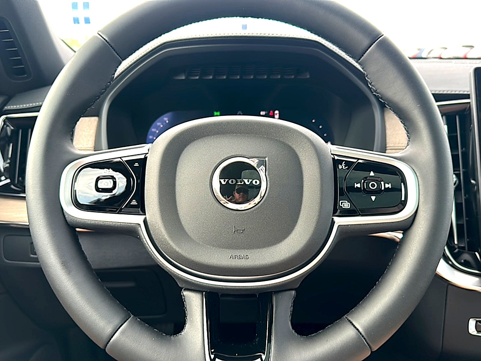 2026 Volvo XC90 Plug-In Hybrid Plus, T8 AWD, Electric/Gasoline, Bright, 7 Seats