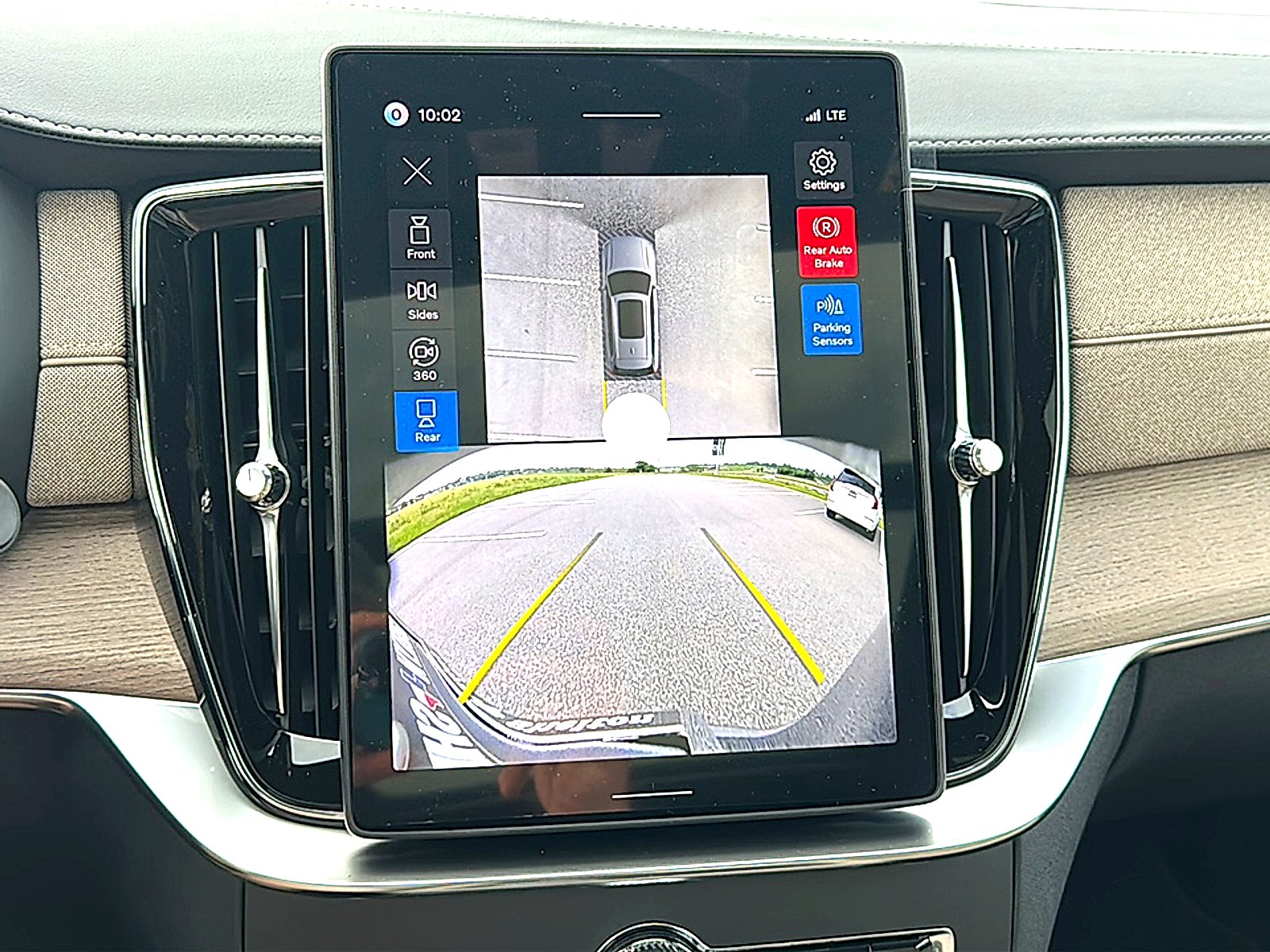 2026 Volvo XC90 Plug-In Hybrid Plus, T8 AWD, Electric/Gasoline, Bright, 7 Seats