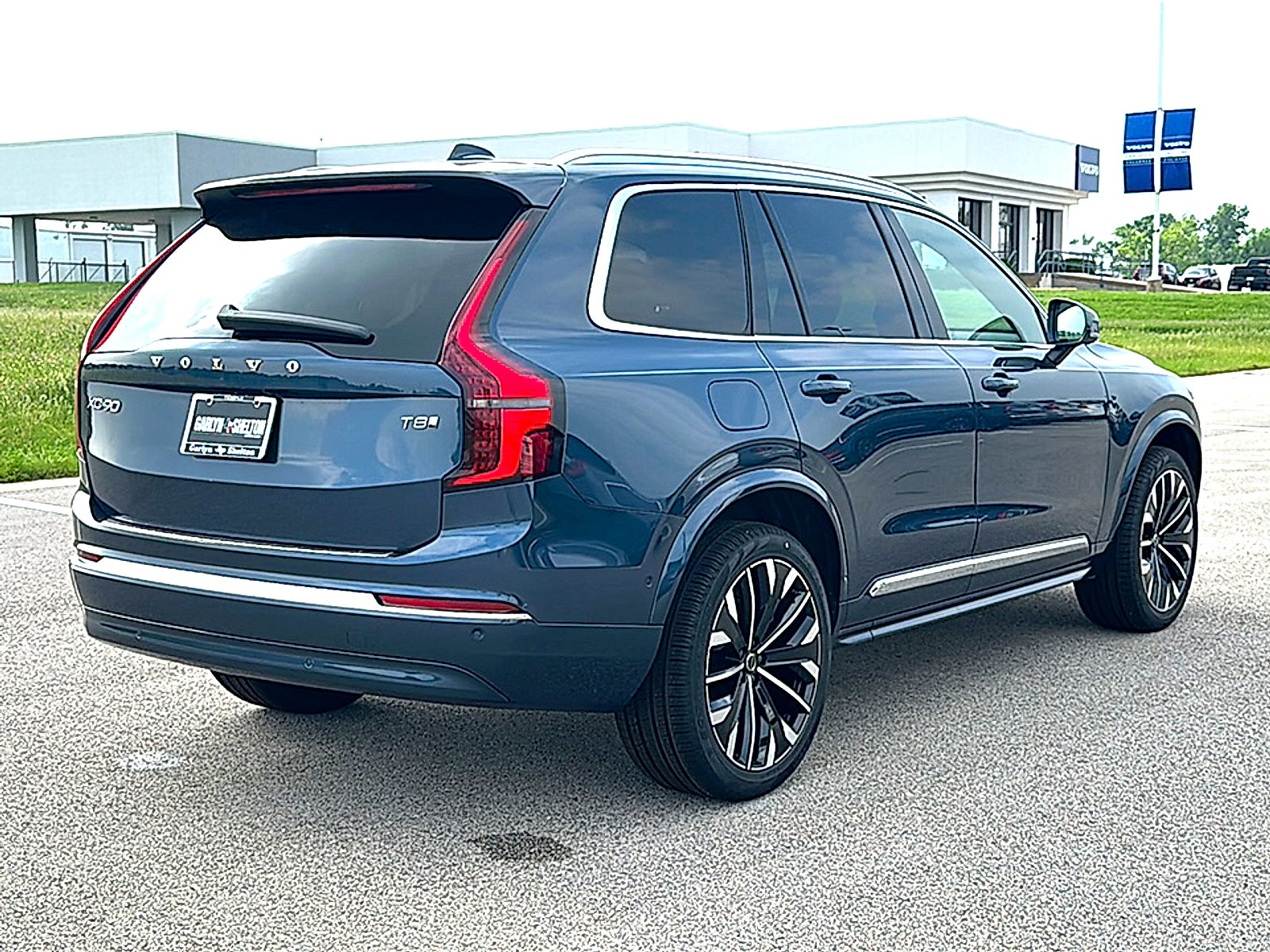 2026 Volvo XC90 Plug-In Hybrid Plus, T8 AWD, Electric/Gasoline, Bright, 7 Seats