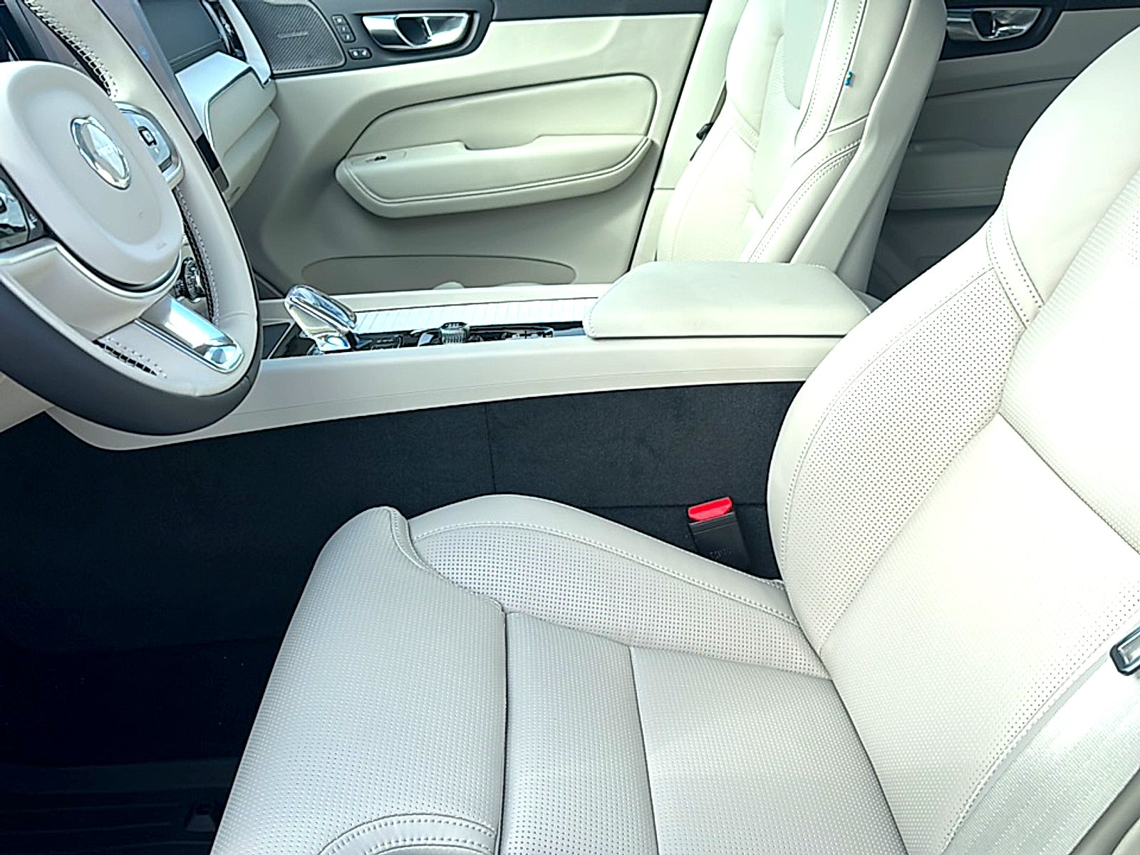 2026 Volvo XC60 Plug-In Hybrid T8 Ultra