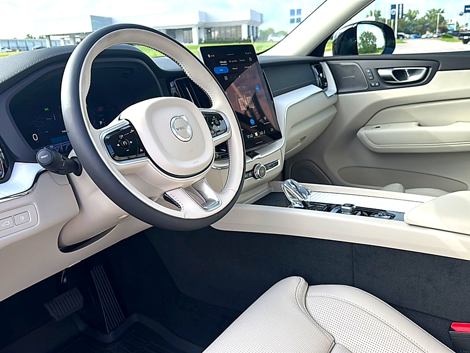 2026 Volvo XC60 Plug-In Hybrid T8 Ultra