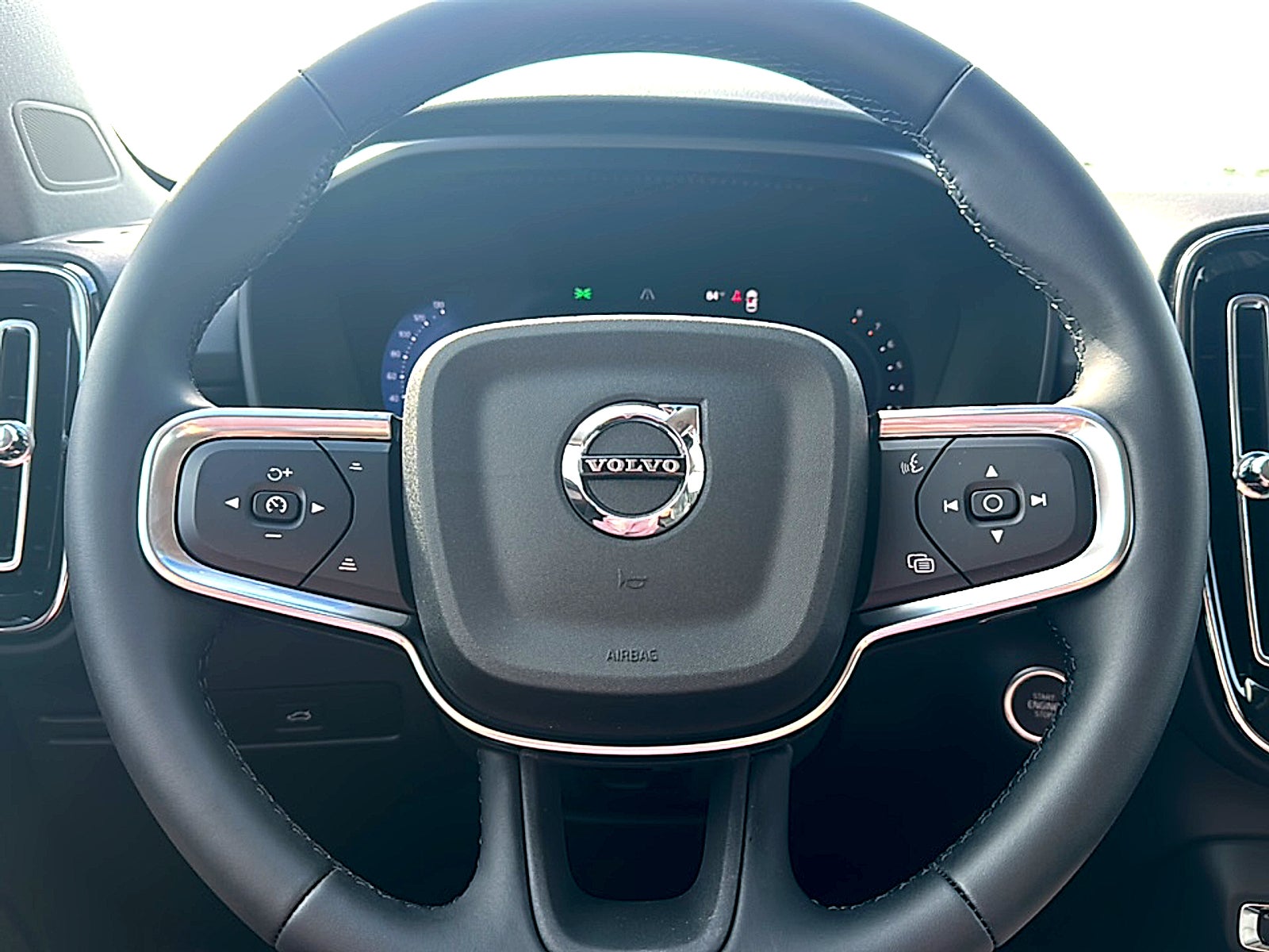 2026 Volvo XC40 B4 Plus