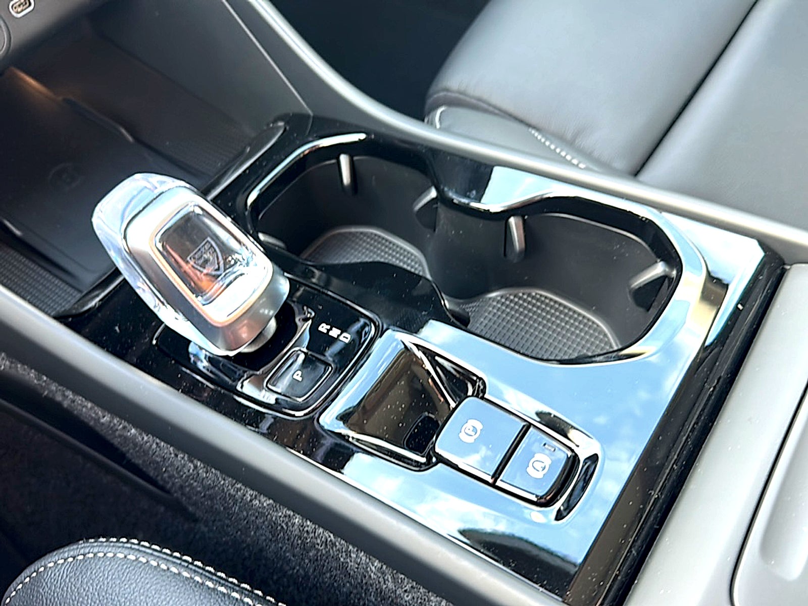 2026 Volvo XC40 B4 Plus