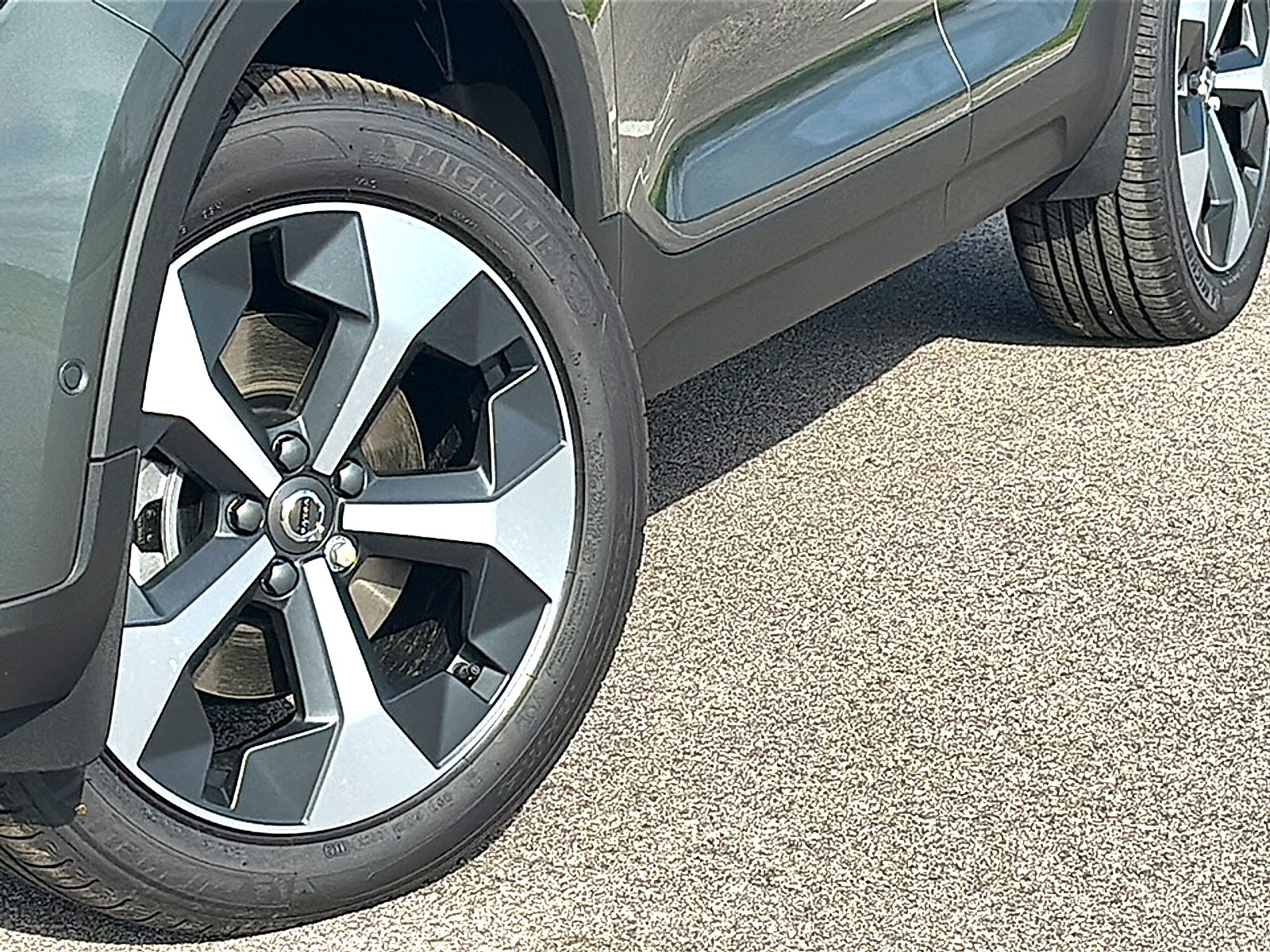 2026 Volvo XC40 B4 Plus