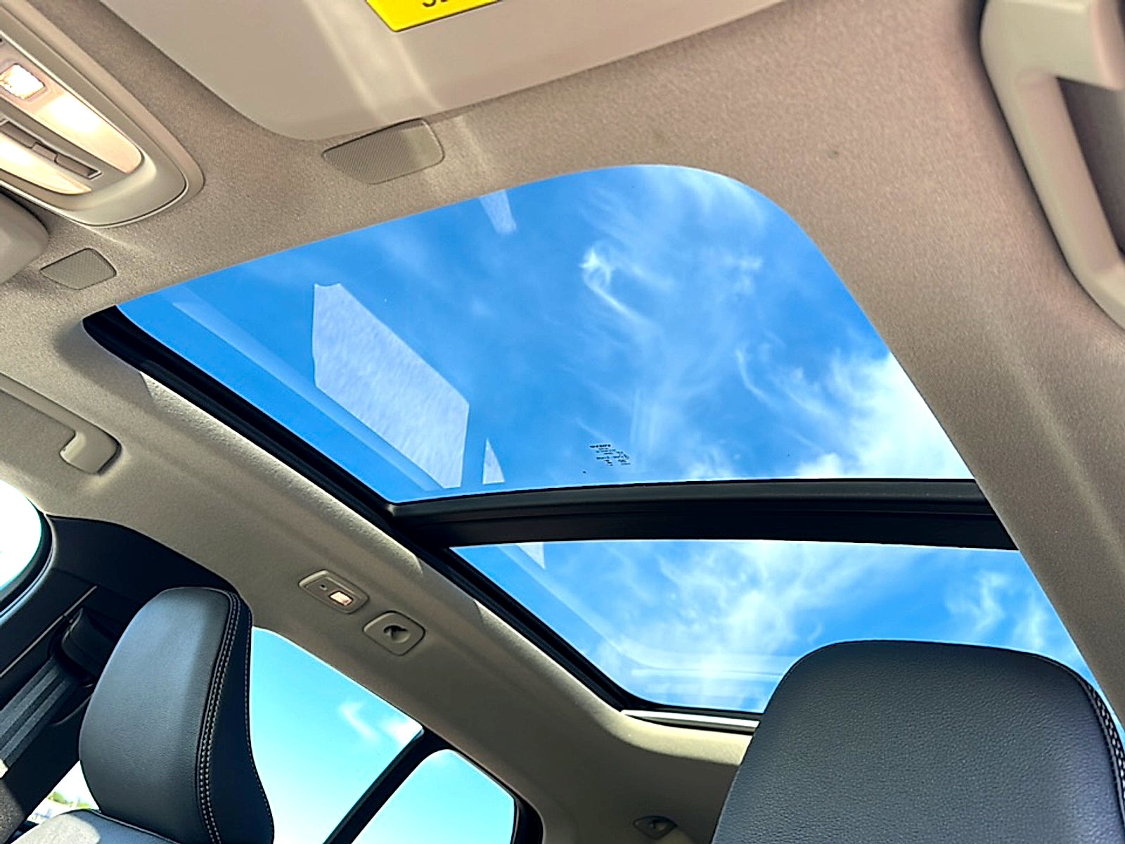 2026 Volvo XC40 Core, B4 FWD Gas (mild hybrid), Dark