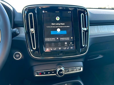 2026 Volvo XC40 Core, B4 FWD Gas (mild hybrid), Dark