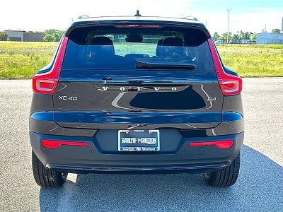 2026 Volvo XC40 Core, B4 FWD Gas (mild hybrid), Dark