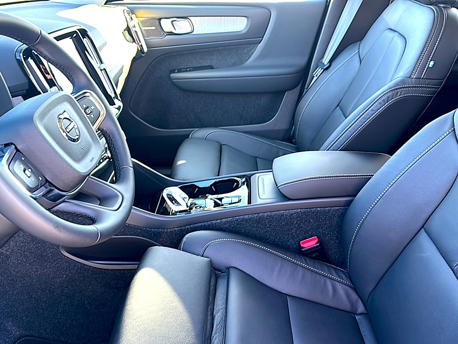 2026 Volvo XC40 B5 Plus
