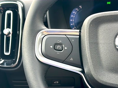 2026 Volvo XC40 Plus, B5 AWD Gas (mild hybrid), Dark