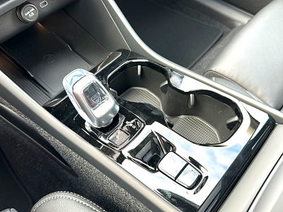 2026 Volvo XC40 Plus, B5 AWD Gas (mild hybrid), Dark