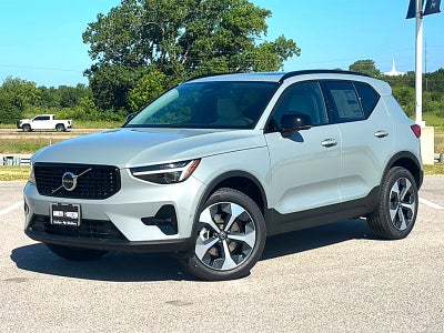2026 Volvo XC40 Plus, B5 AWD Gas (mild hybrid), Dark