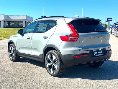 2026 Volvo XC40 Plus, B5 AWD Gas (mild hybrid), Dark