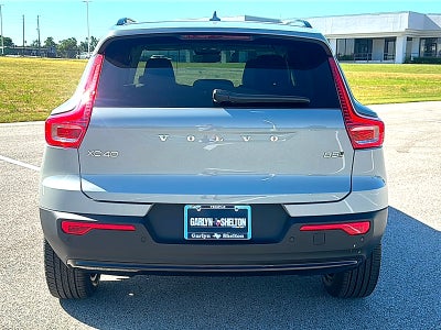 2026 Volvo XC40 Plus, B5 AWD Gas (mild hybrid), Dark