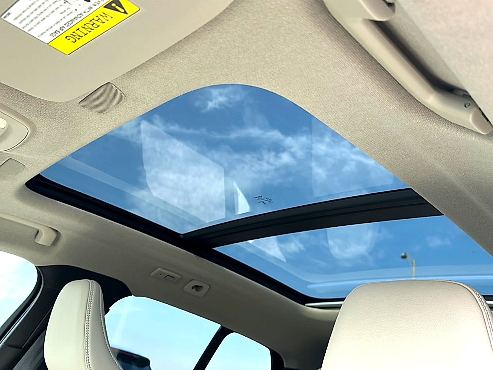 2026 Volvo XC40 Plus, B5 AWD Gas (mild hybrid), Dark