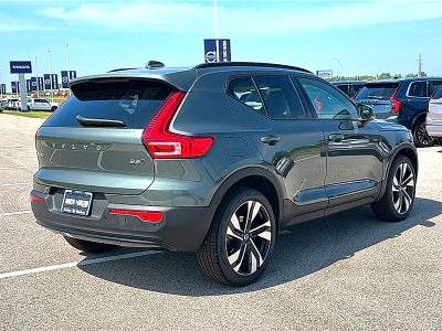 2026 Volvo XC40 Plus, B5 AWD Gas (mild hybrid), Dark