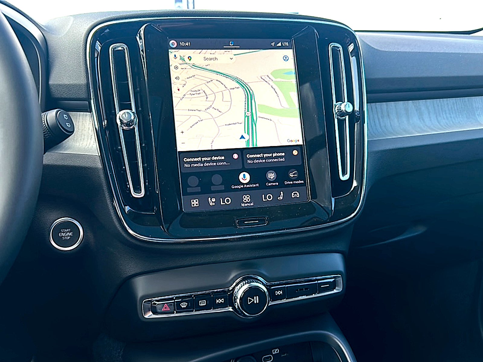 2026 Volvo XC40 Plus, B5 AWD Gas (mild hybrid), Dark