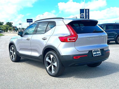 2026 Volvo XC40 Plus, B5 AWD Gas (mild hybrid), Dark