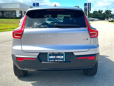 2026 Volvo XC40 Plus, B5 AWD Gas (mild hybrid), Dark