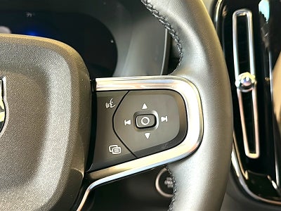 2026 Volvo XC40 Black Edition Ultra, B5 AWD Gas (mild hybrid)