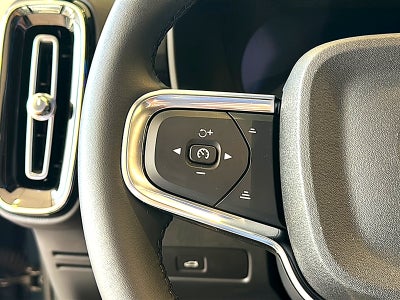 2026 Volvo XC40 Black Edition Ultra, B5 AWD Gas (mild hybrid)