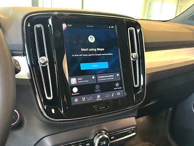 2026 Volvo XC40 Black Edition Ultra, B5 AWD Gas (mild hybrid)