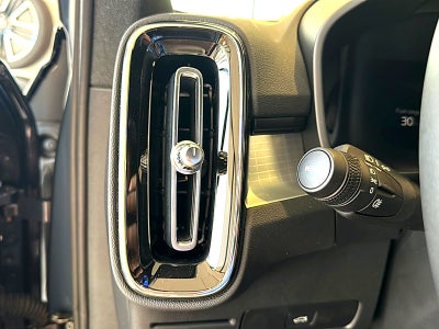 2026 Volvo XC40 Black Edition Ultra, B5 AWD Gas (mild hybrid)