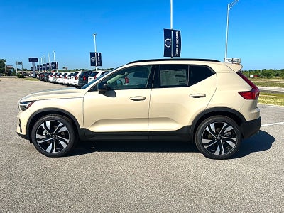2026 Volvo XC40 Ultra, B5 AWD Gas (mild hybrid), Dark