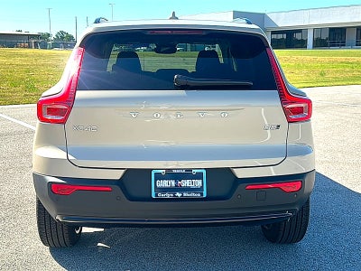 2026 Volvo XC40 Ultra, B5 AWD Gas (mild hybrid), Dark