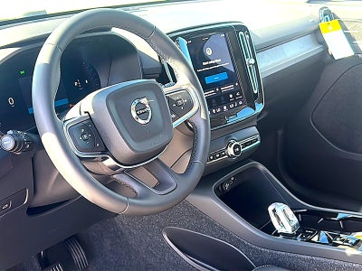 2026 Volvo XC40 Ultra, B5 AWD Gas (mild hybrid), Dark