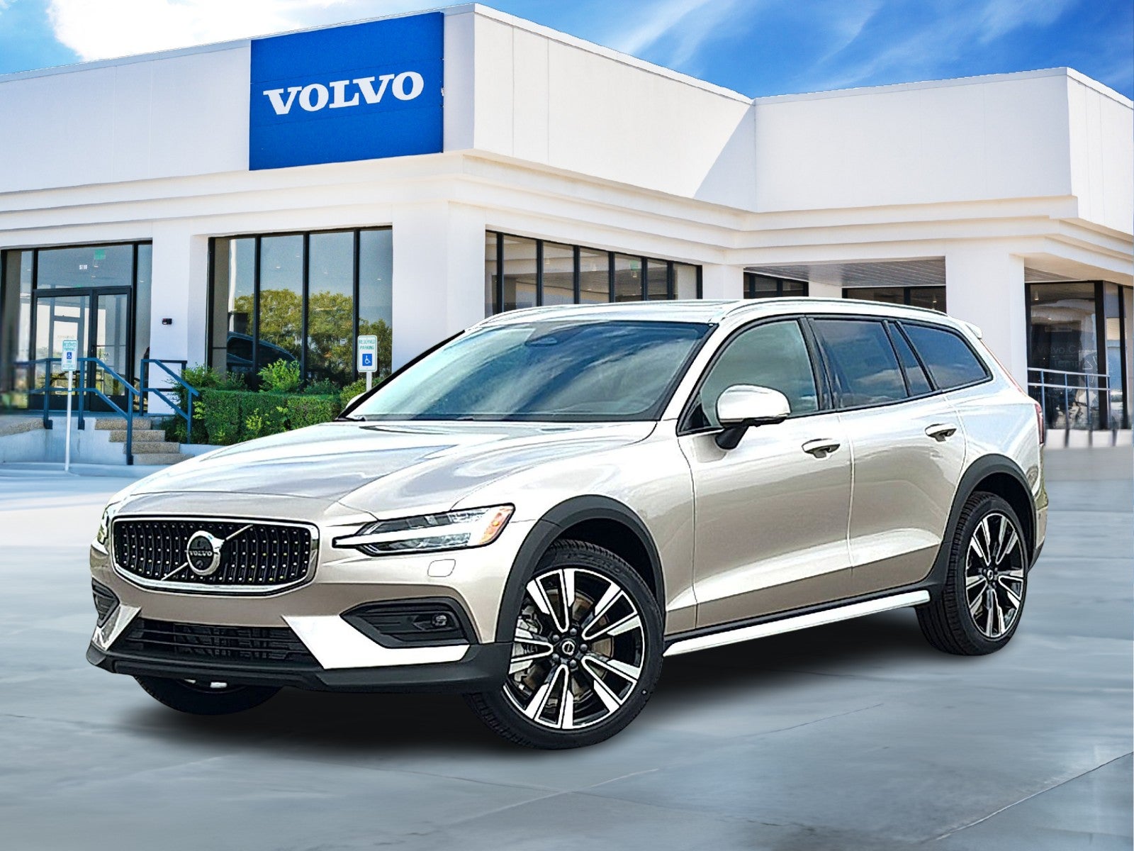 2026 Volvo V60 Cross Country Ultra, B5 AWD Gas (mild hybrid)