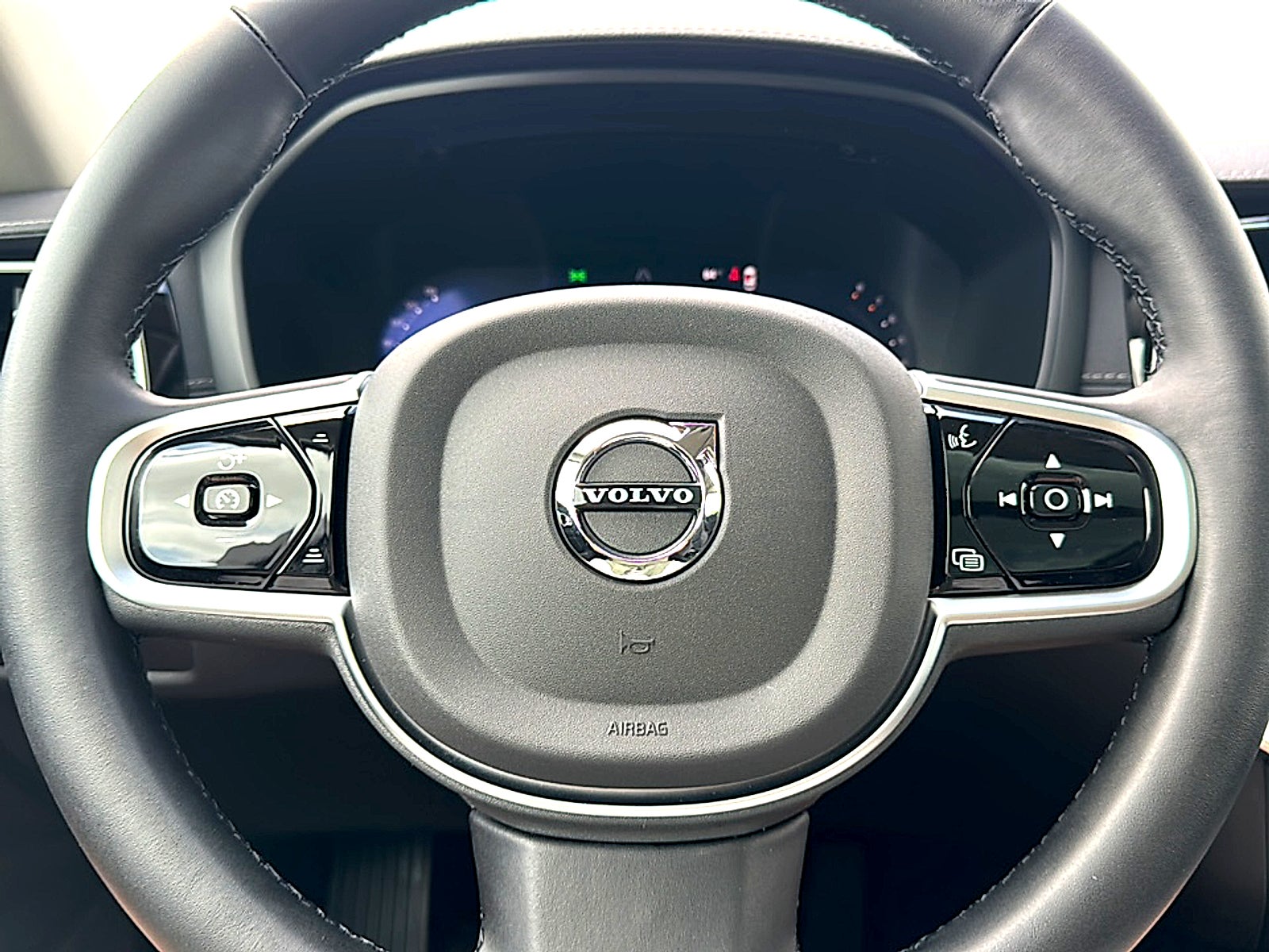 2026 Volvo V60 Cross Country Ultra, B5 AWD Gas (mild hybrid)