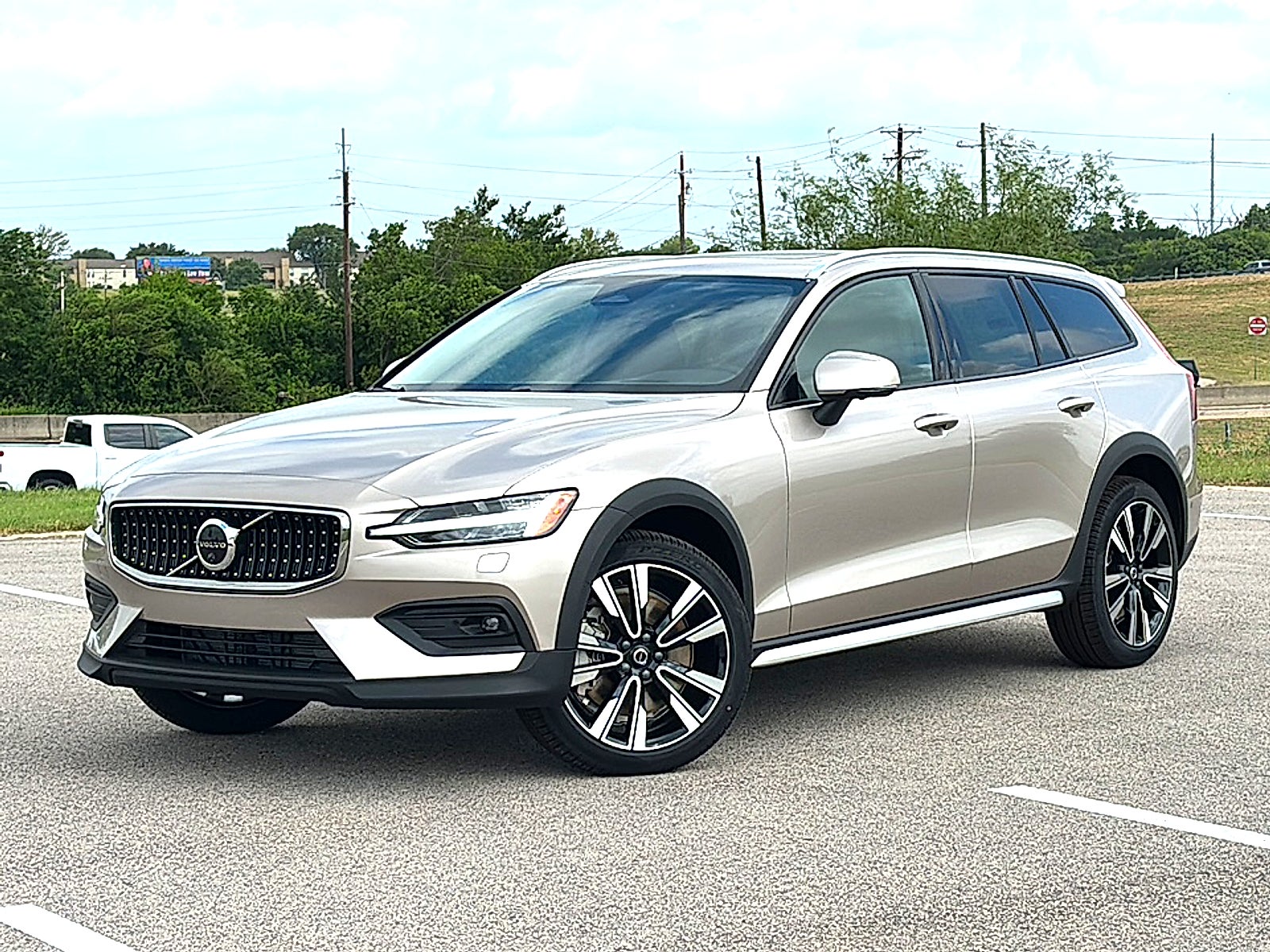 2026 Volvo V60 Cross Country Ultra, B5 AWD Gas (mild hybrid)