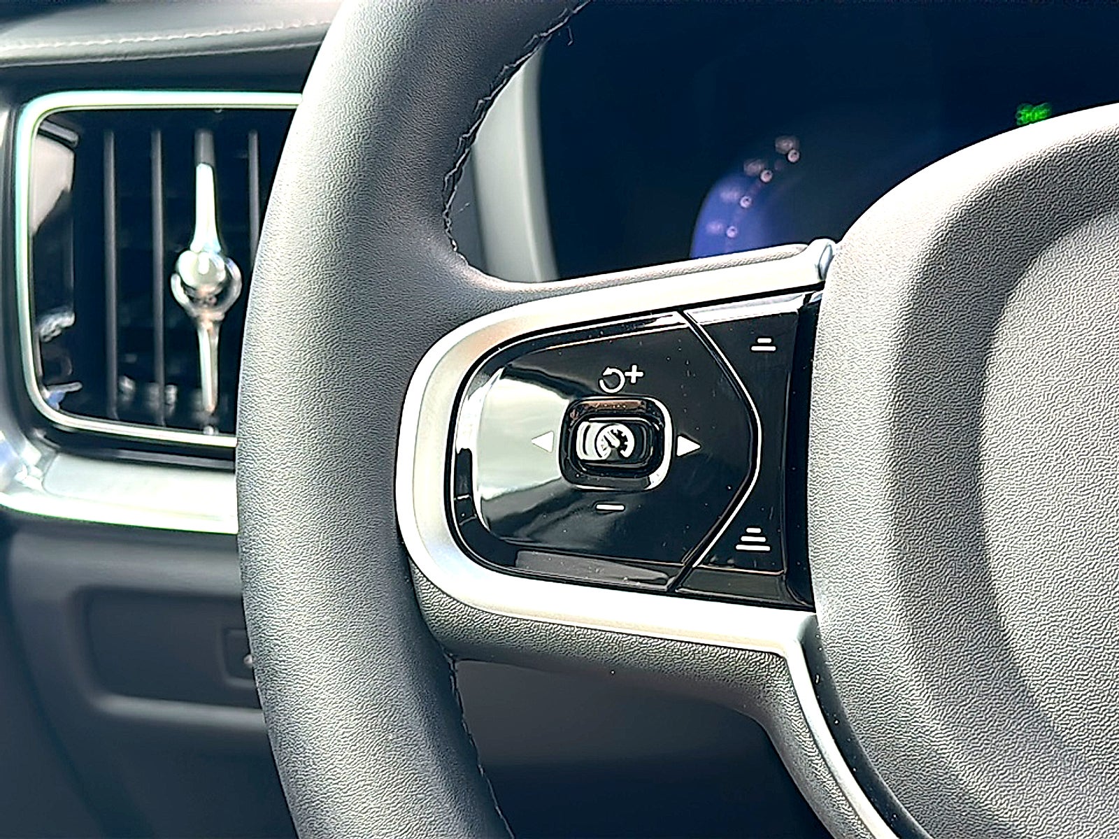 2026 Volvo V60 Cross Country Ultra, B5 AWD Gas (mild hybrid)