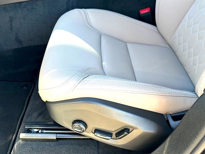 2026 Volvo XC90 Plus, B5 AWD Gas (mild hybrid), Gasoline, Bright, 7 Seats