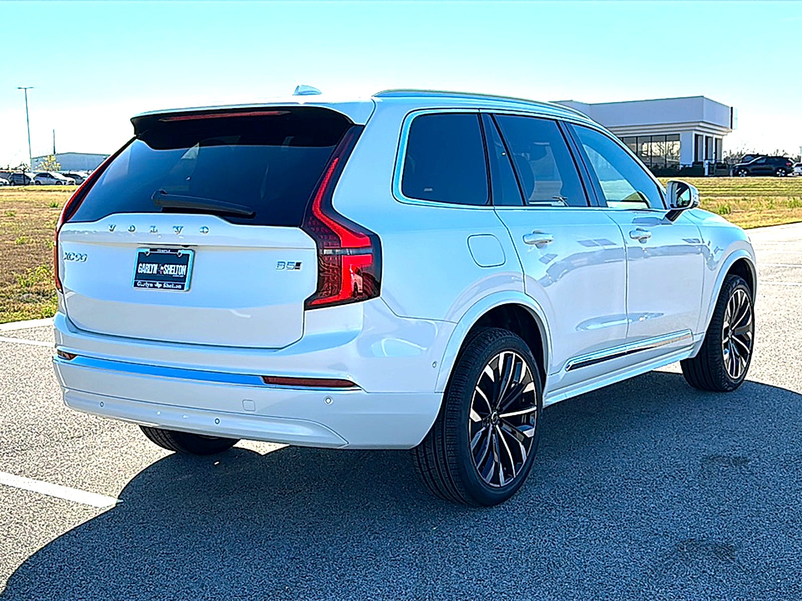 2026 Volvo XC90 Plus, B5 AWD Gas (mild hybrid), Gasoline, Bright, 7 Seats