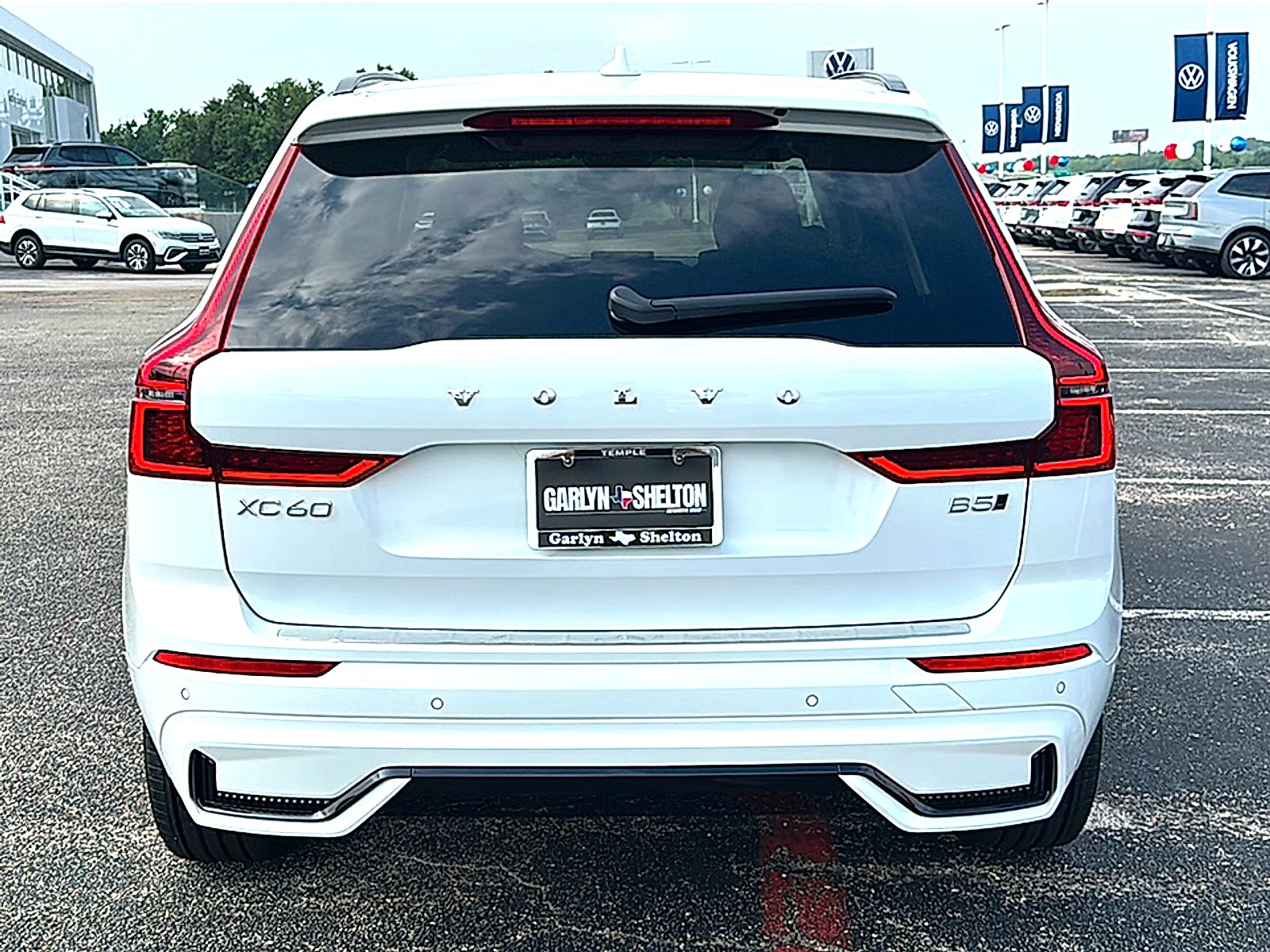 2026 Volvo XC60 B5 Plus