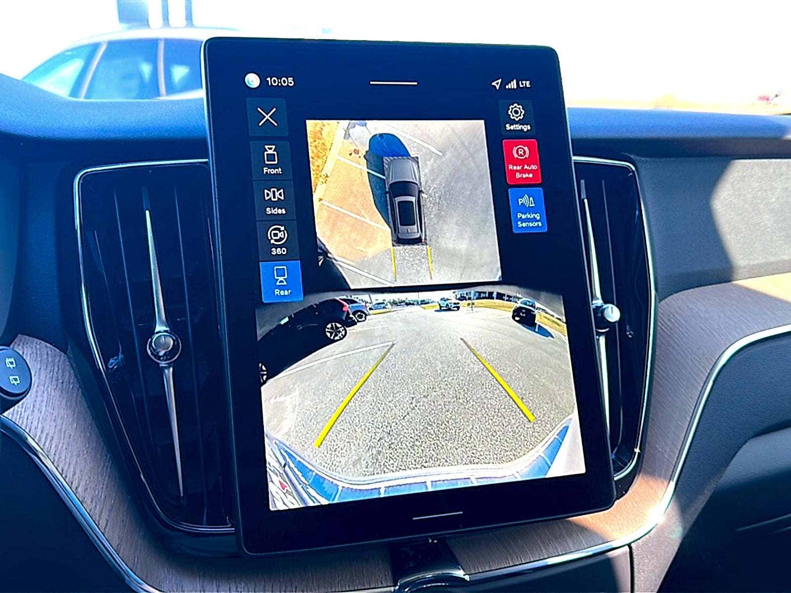 2026 Volvo XC60 B5 Plus