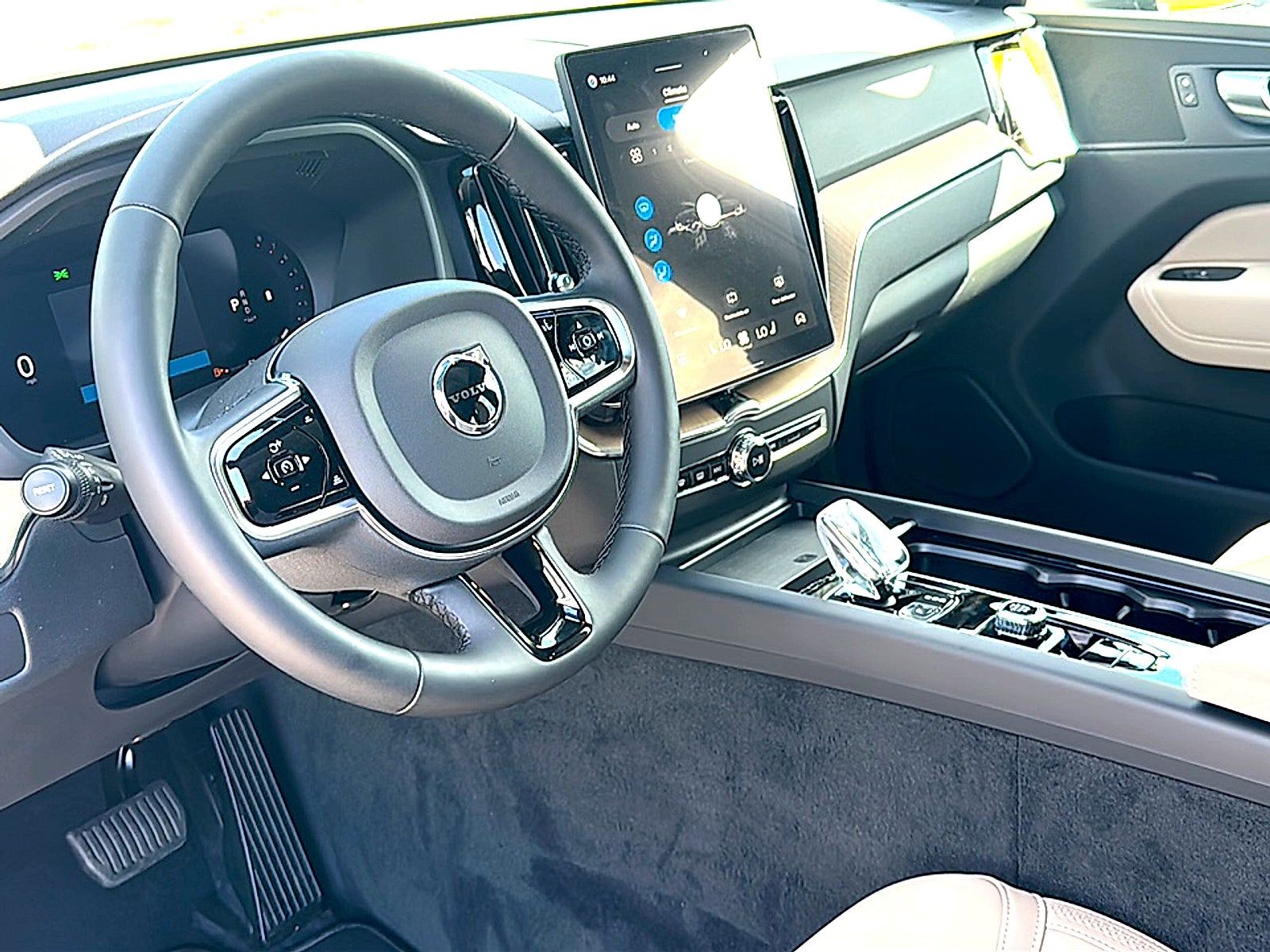 2026 Volvo XC60 B5 Core