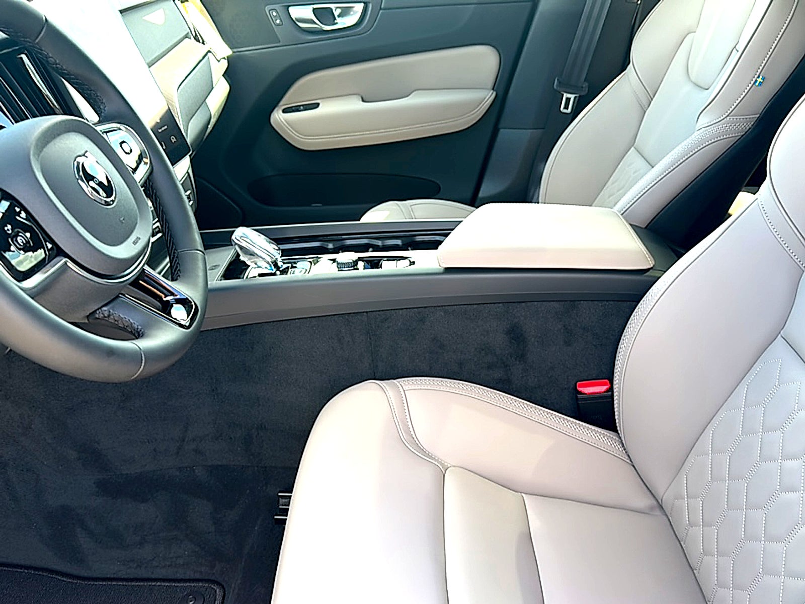 2026 Volvo XC60 B5 Core
