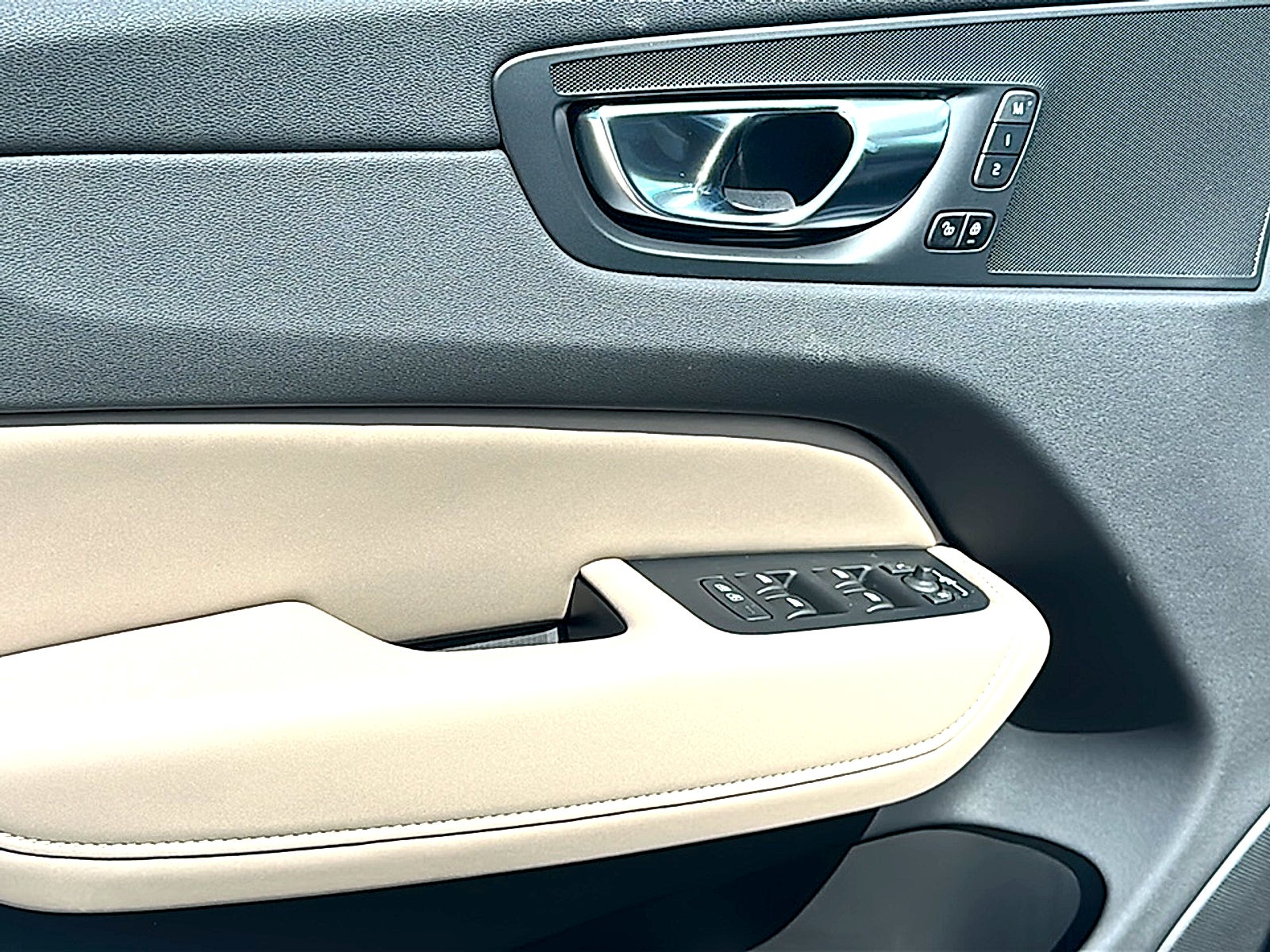 2026 Volvo XC60 B5 Core