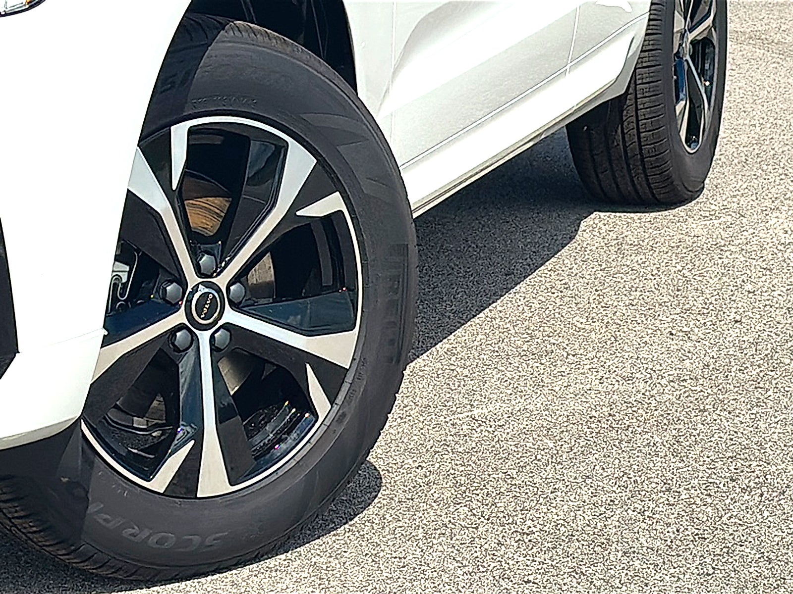 2026 Volvo XC60 B5 Core