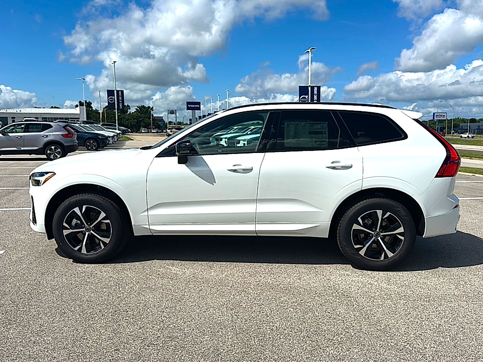 2026 Volvo XC60 B5 Core