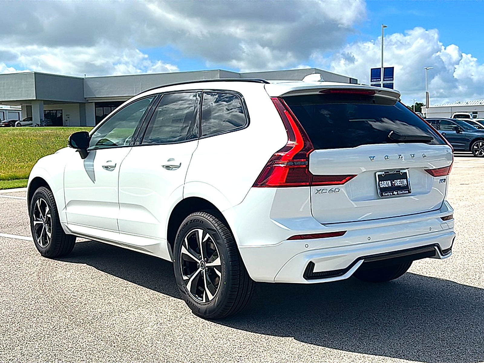 2026 Volvo XC60 B5 Core