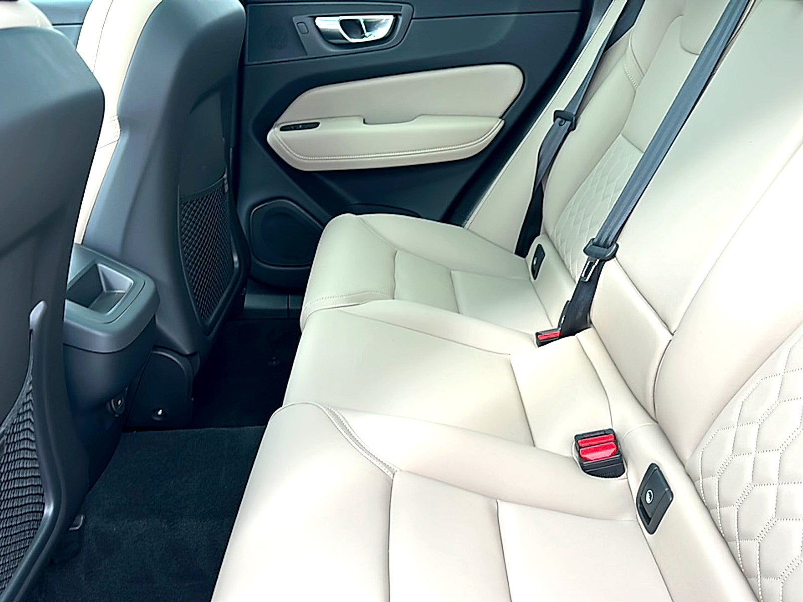 2026 Volvo XC60 B5 Core