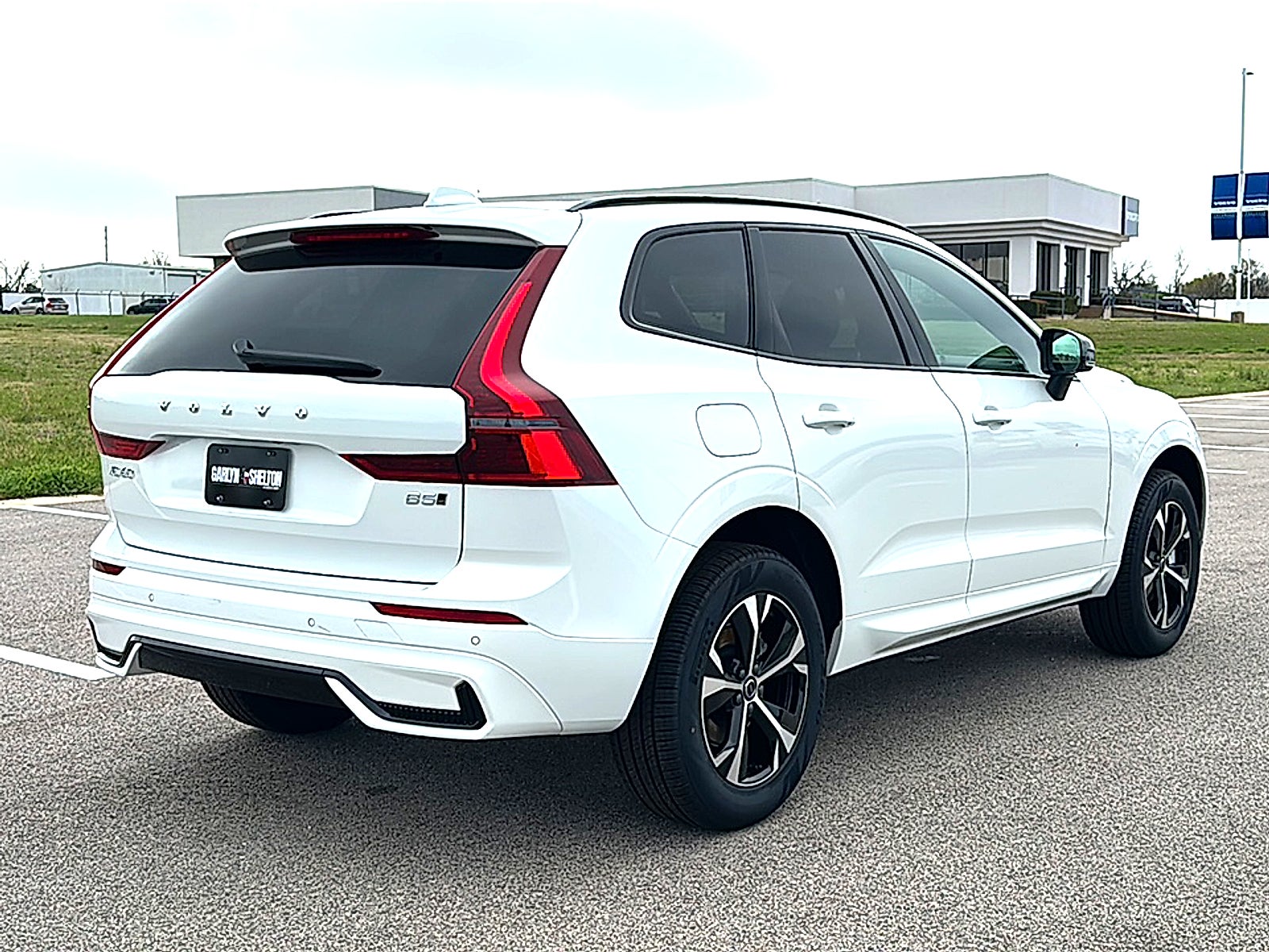 2026 Volvo XC60 B5 Core