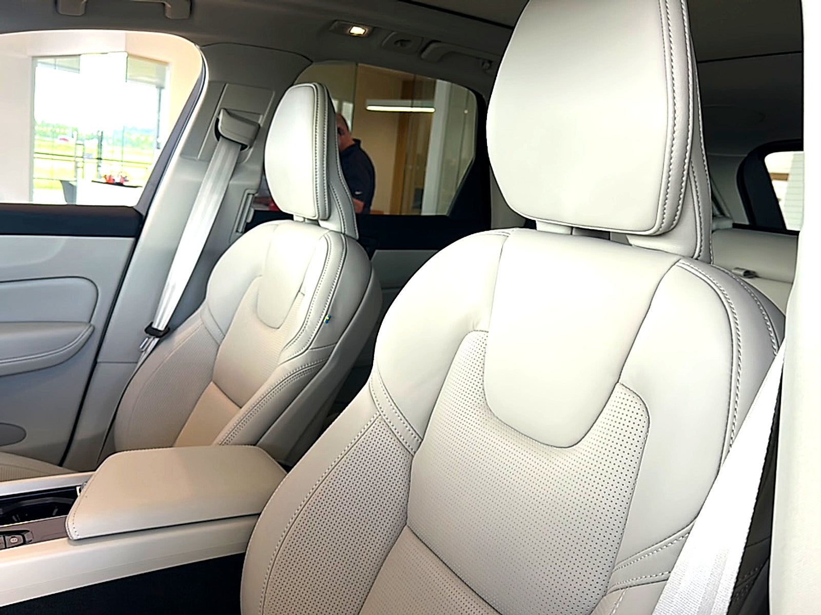 2026 Volvo XC60 B5 Ultra