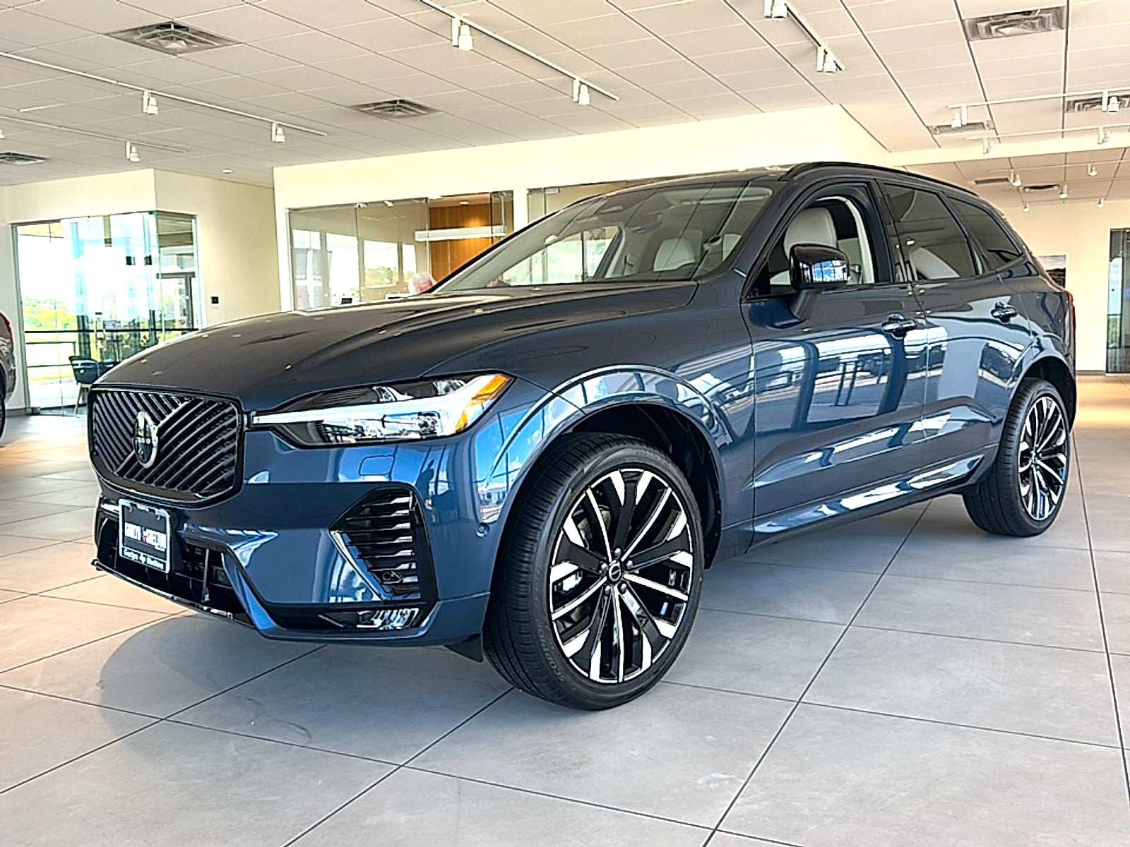 2026 Volvo XC60 B5 Ultra