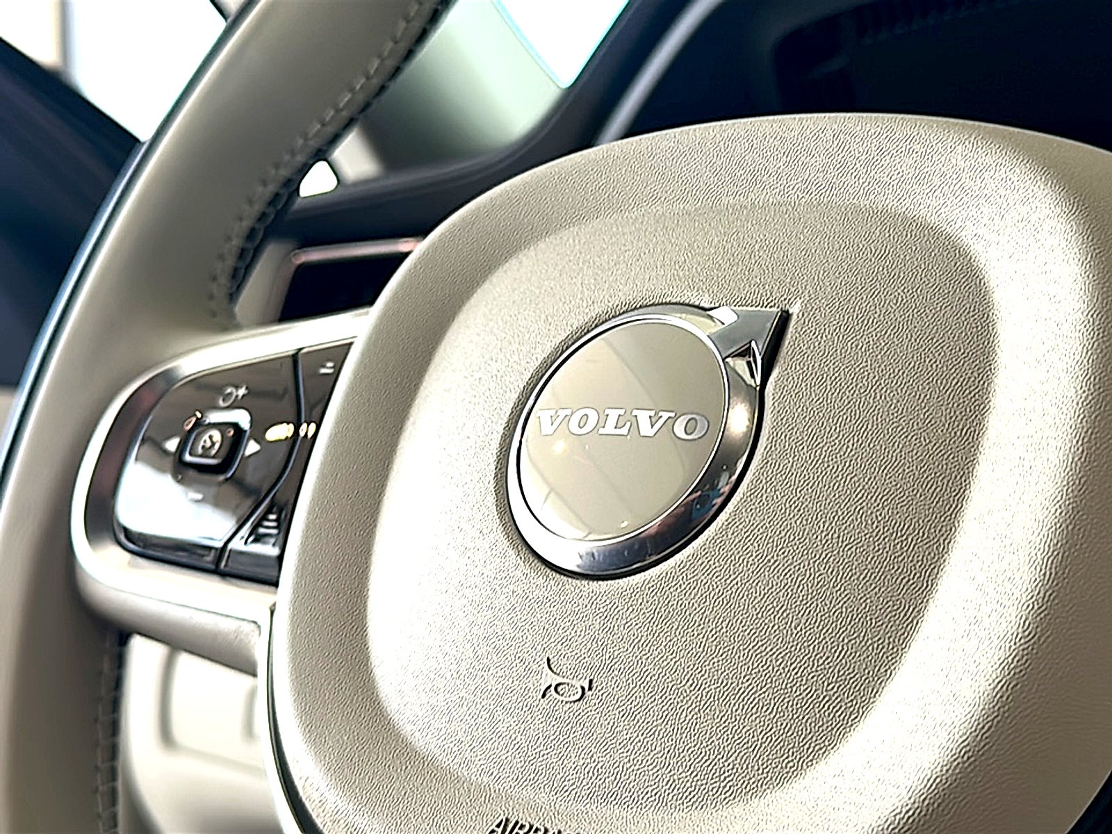 2026 Volvo XC60 B5 Ultra