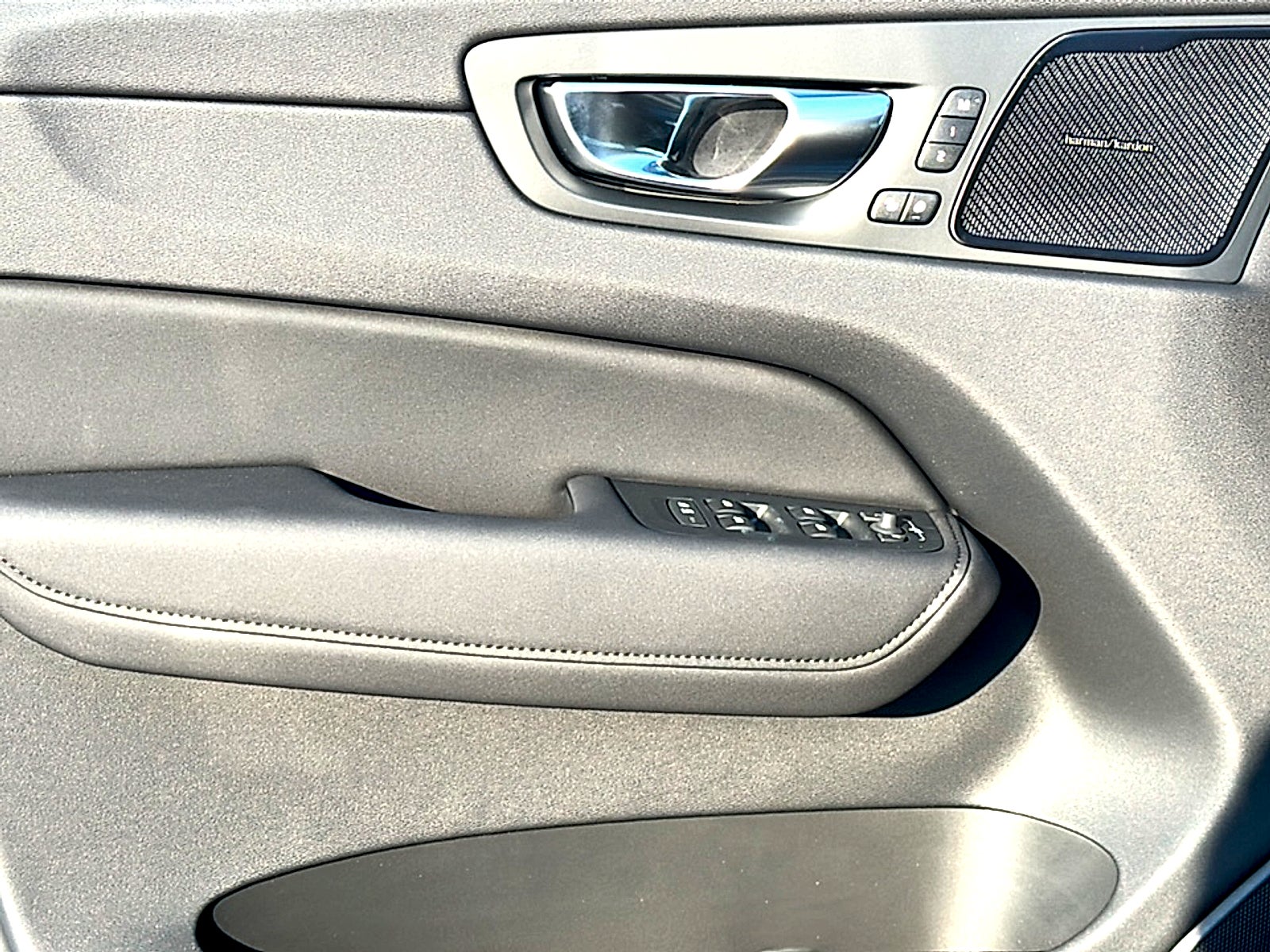 2027 Volvo XC60 Plus